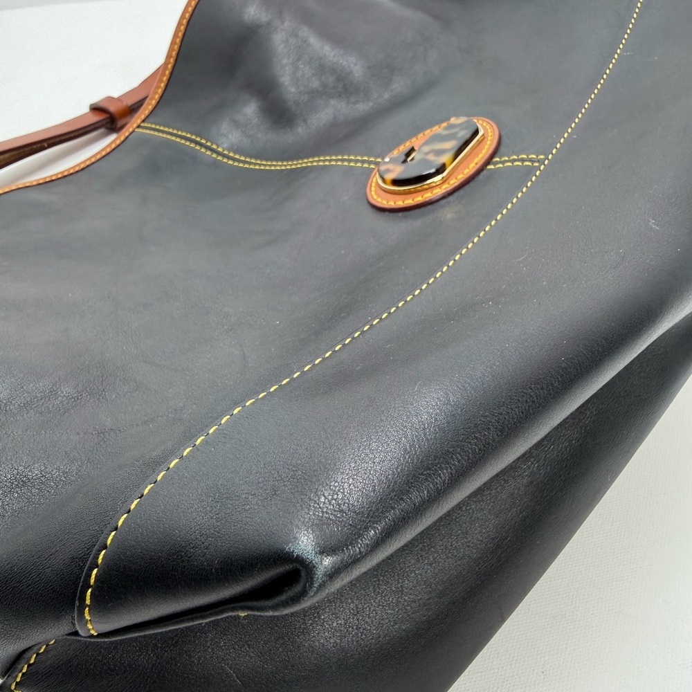 Vintage Dooney & Bourke Smooth Leather Hobo Bag w/ Tortoise Duck Medallion - Picture 7 of 13